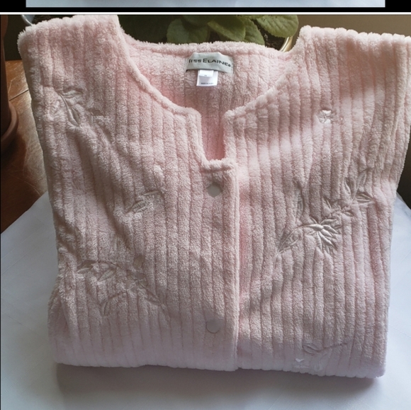 Miss Elaine Robe - Picture 3 of 11